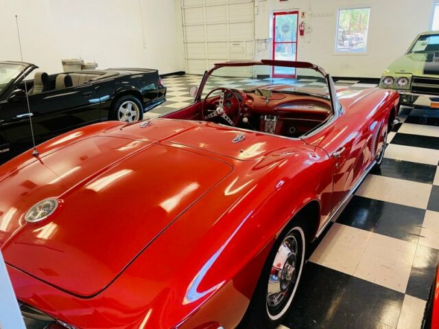 Chevrolet Corvette 1962 image number 32