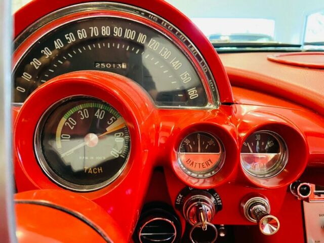 Chevrolet Corvette 1962 image number 38