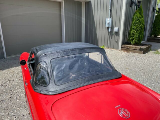 MG MGB 1966 image number 39