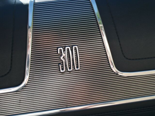 Chrysler 300 Series 1967 image number 42