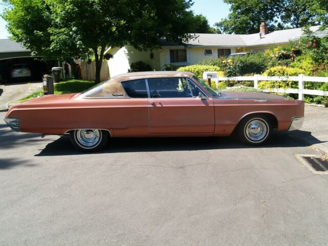 Chrysler 300 Series 1967 image number 7
