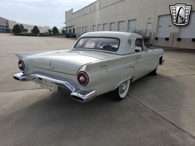 Ford Thunderbird 1957 image number 39