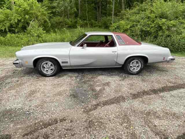 Oldsmobile Cutlass 1975 image number 15