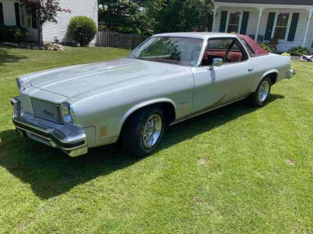 Oldsmobile Cutlass 1975 image number 21