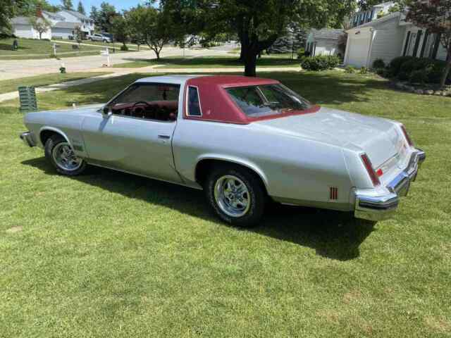Oldsmobile Cutlass 1975 image number 7