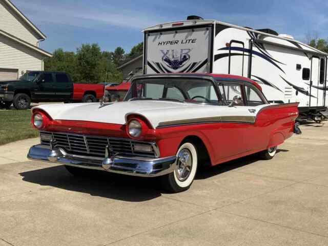 Ford Fairlane 1957 image number 12