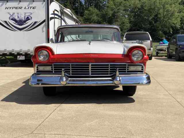 Ford Fairlane 1957 image number 2