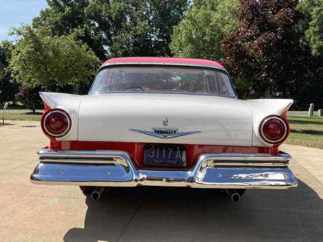 Ford Fairlane 1957 image number 5