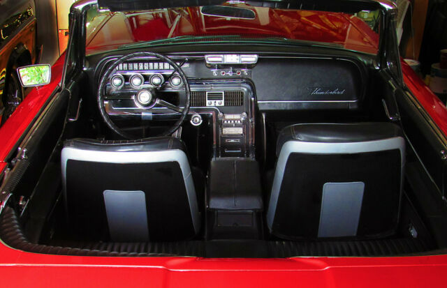 Ford Thunderbird 1965 image number 5
