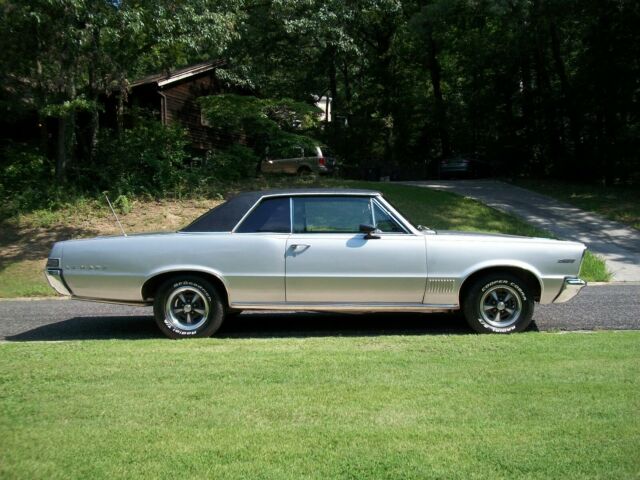 Pontiac Le Mans 1965 image number 2