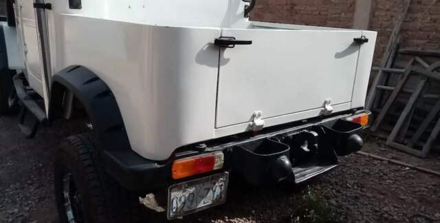 Toyota FJ Cruiser 1975 image number 5