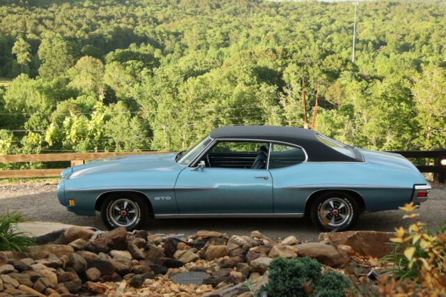 Pontiac GTO 1970 image number 2