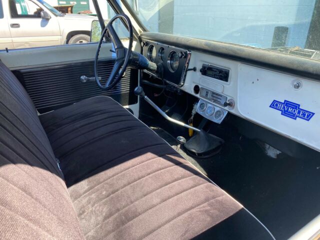 Chevrolet C/K Pickup 1500 1967 image number 13