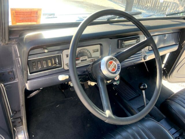 Jeep Jeepster 1969 image number 4