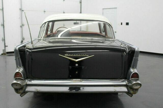 Chevrolet Bel Air/150/210 1957 image number 21