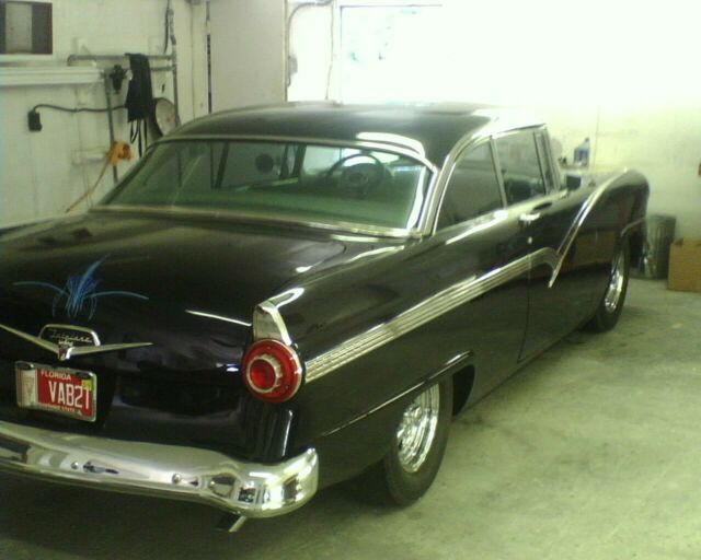 Ford Fairlane 1956 image number 4