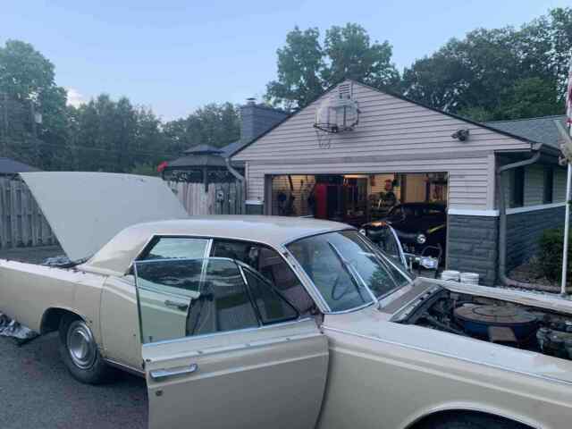 Lincoln Continental 1966 image number 4