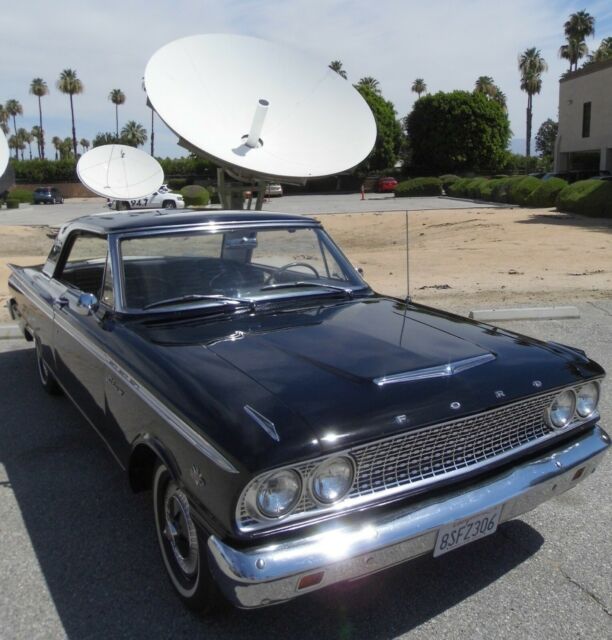 Ford Fairlane 1963 image number 40