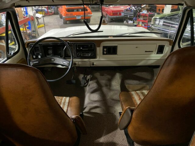 Ford F-250 1977 image number 38