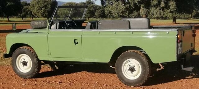 Land Rover Defender 1979 image number 1
