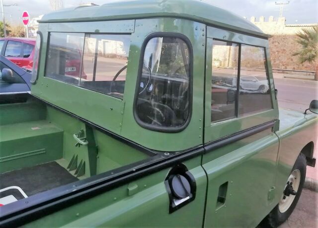 Land Rover Defender 1979 image number 19