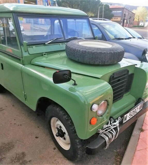 Land Rover Defender 1979 image number 2