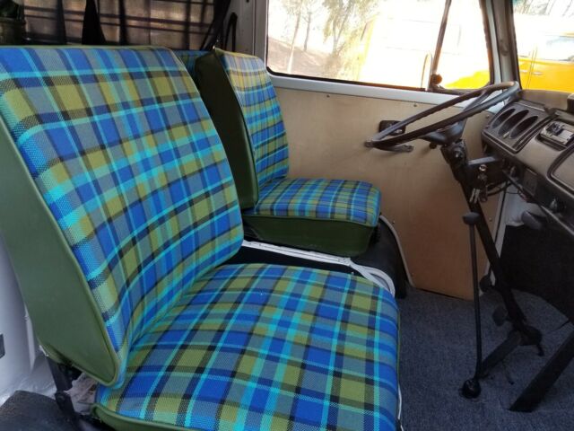 Volkswagen Bus/Vanagon 1973 image number 15