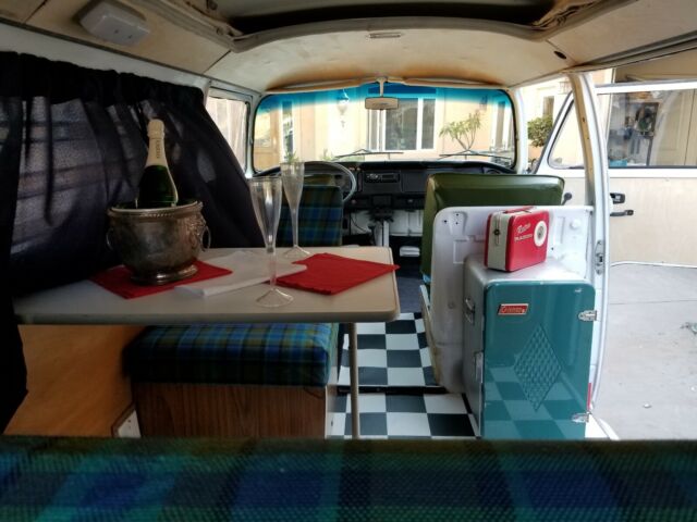Volkswagen Bus/Vanagon 1973 image number 17