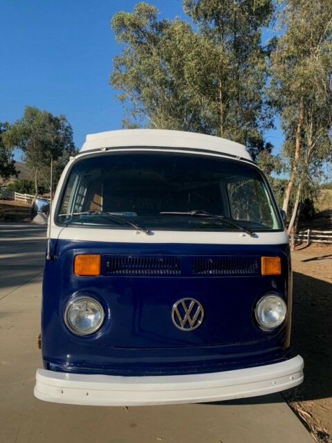 Volkswagen Bus/Vanagon 1973 image number 2