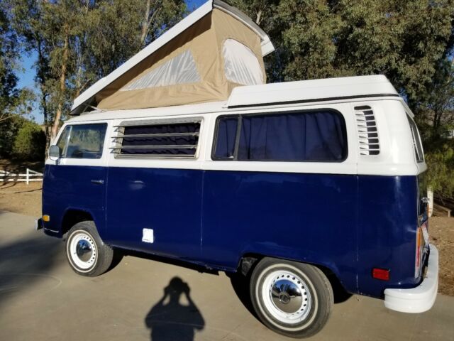 Volkswagen Bus/Vanagon 1973 image number 28