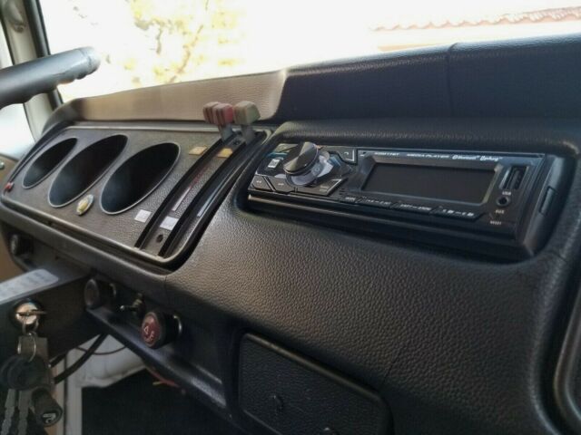Volkswagen Bus/Vanagon 1973 image number 44