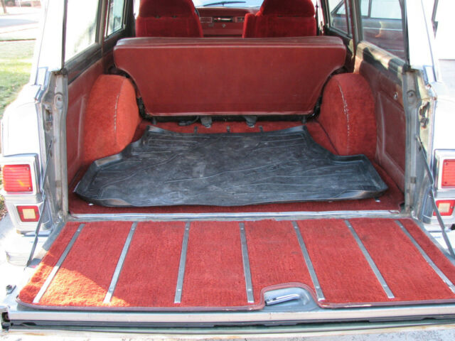 Jeep Wagoneer 1977 image number 8