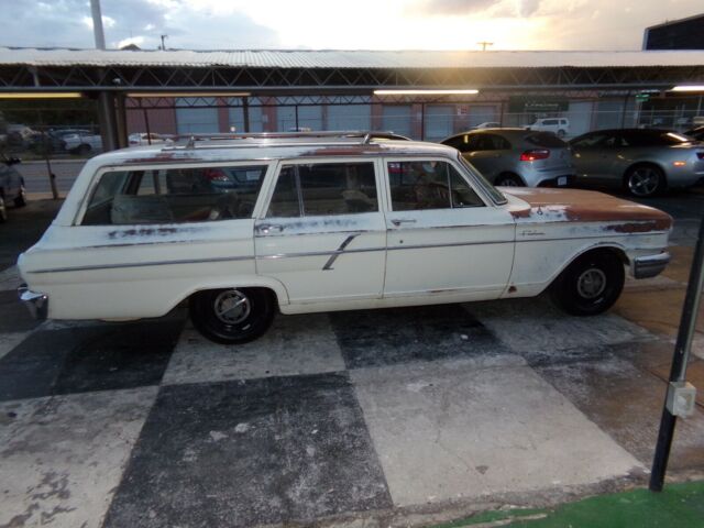 Ford Fairlane 1964 image number 26