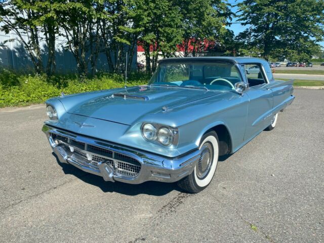Ford Thunderbird 1960 image number 0