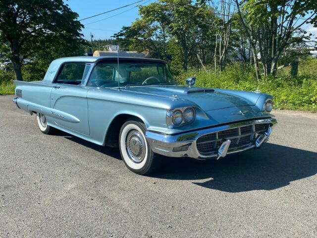 Ford Thunderbird 1960 image number 22