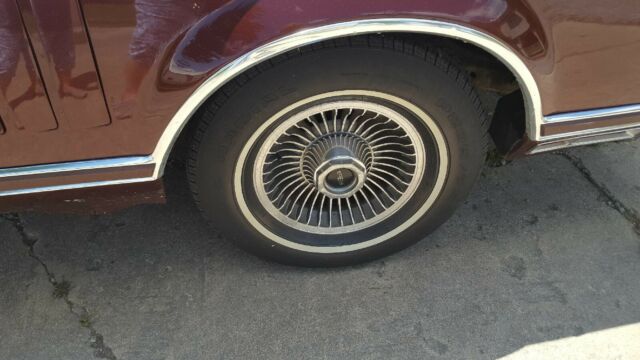 Lincoln Mark V 1979 image number 5