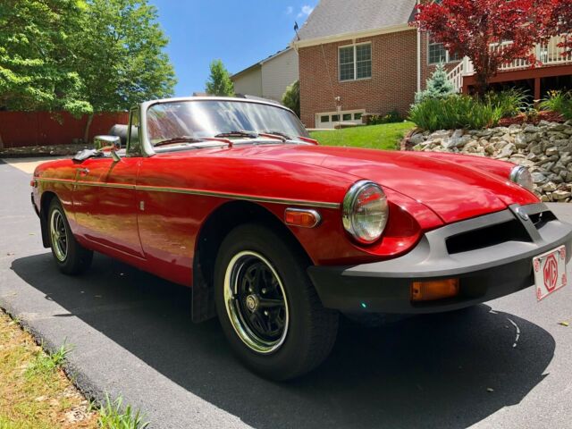 MG MGB 1977 image number 1