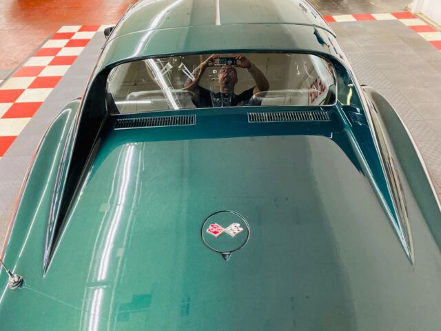 Chevrolet Corvette 1968 image number 17