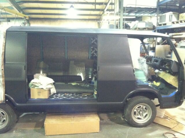 Chevrolet G10 Van 1967 image number 40