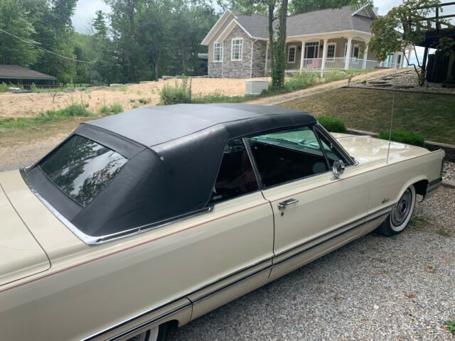 Chrysler Imperial 1968 image number 13
