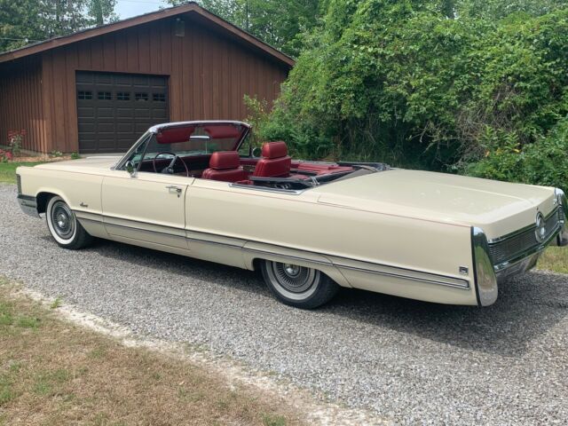 Chrysler Imperial 1968 image number 26