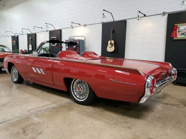 Ford Thunderbird 1963 image number 2