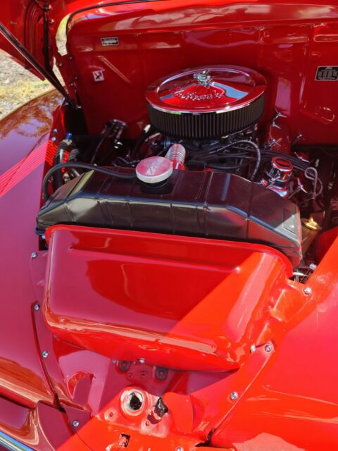 Ford tudor 1948 image number 12