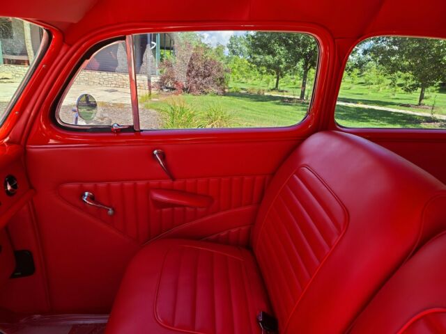 Ford tudor 1948 image number 43