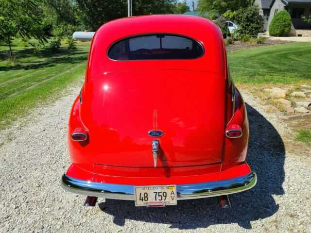 Ford tudor 1948 image number 6