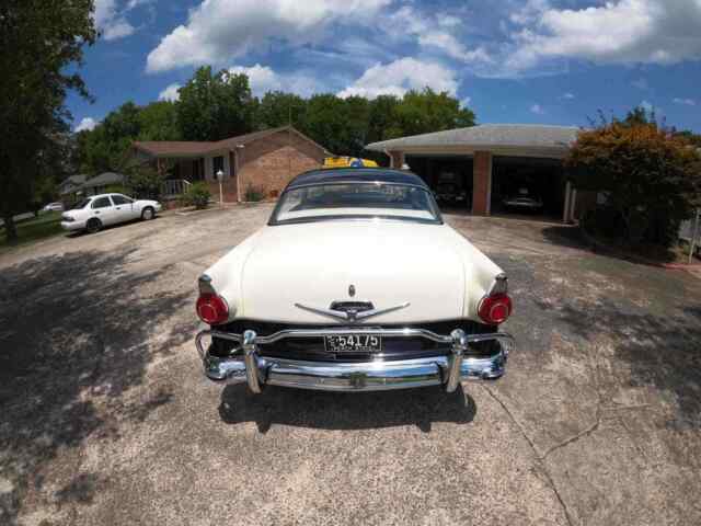 Ford Victoria 1956 image number 15