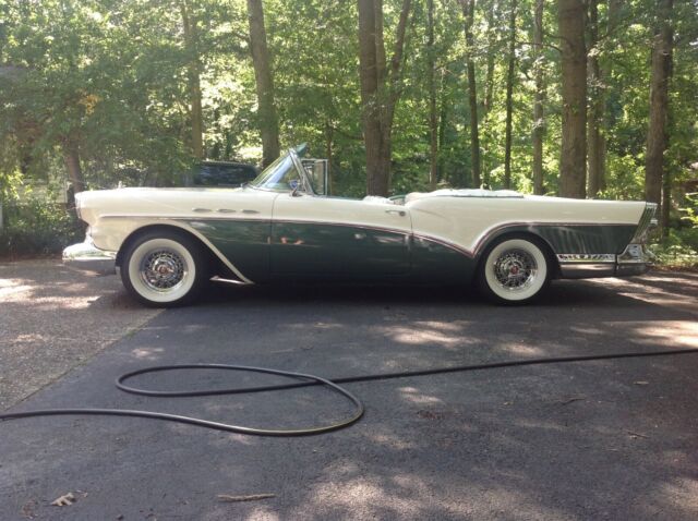 Buick Special 1957 image number 11