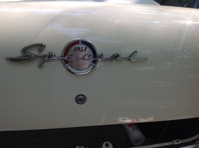 Buick Special 1957 image number 2