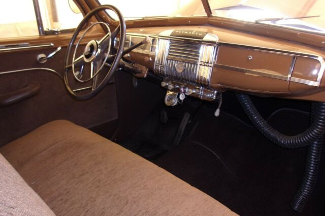 Plymouth Special Deluxe 1946 image number 1