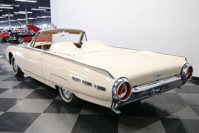 Ford Thunderbird 1962 image number 9